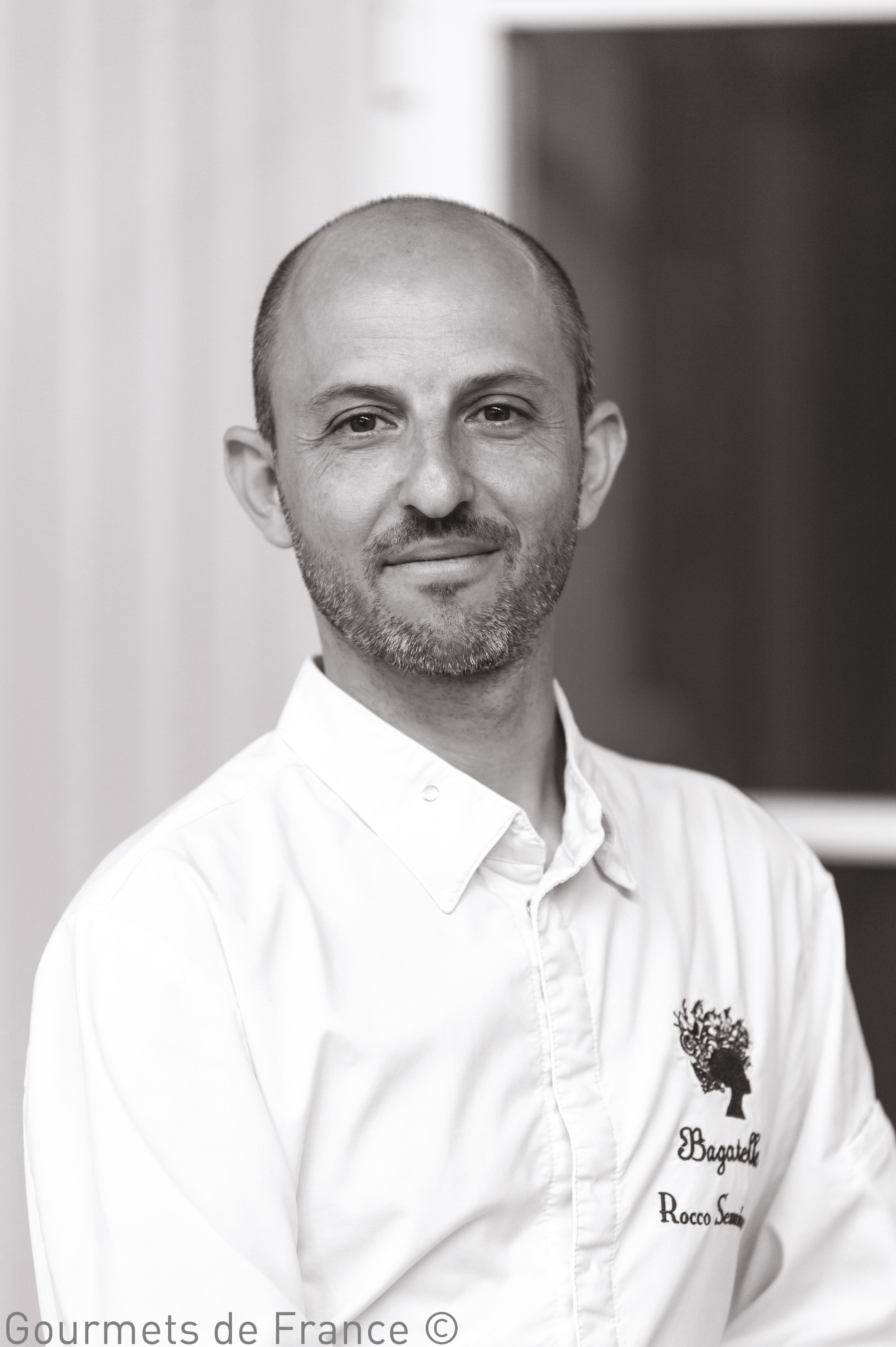 portrait de rocco seminara en noir et blanc