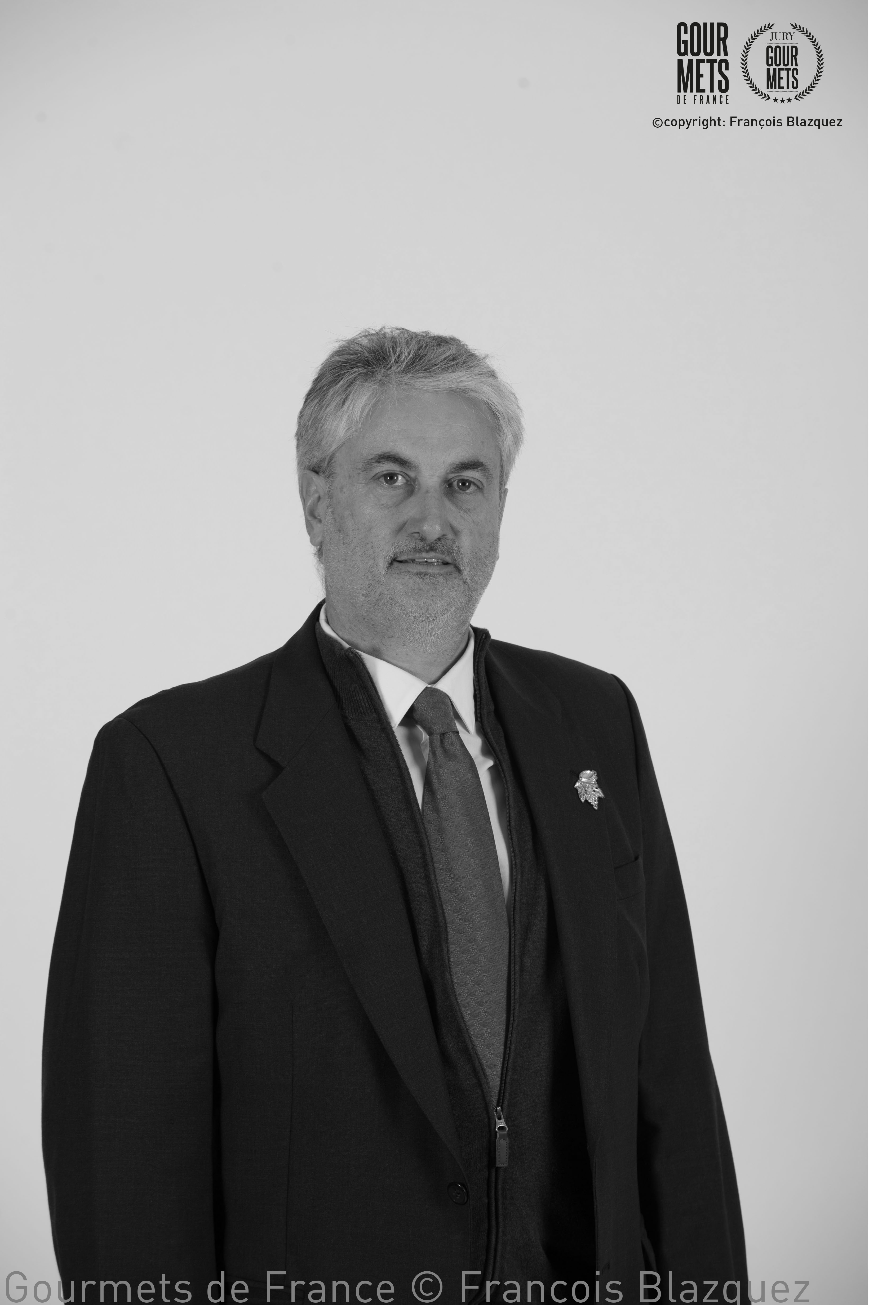 portrait de patrice roy en noir et blanc