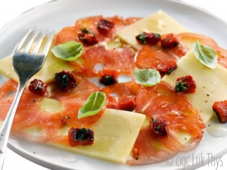 carpaccio_comte_tomate_poivron_rouge_grille-cigc_luk_thys-vig.jpg