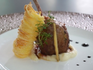 cotes_agneau_roties_lard-maison-mielacacia_agencebio.jpg