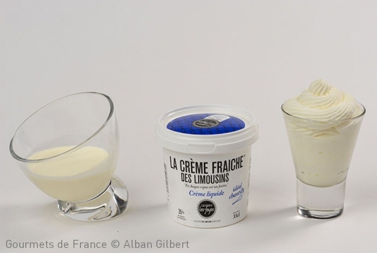 photo de la creme fraiche et du fromage blanc de la laiterie les fayes