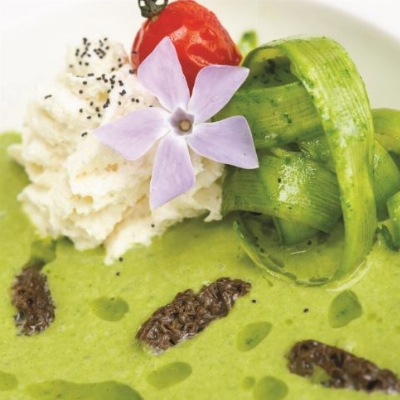 Recette Crème d'asperge verte, morilles et espuma au parmesan de Laurent Mouret