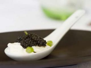 cuillere_caviar-buratta.jpg