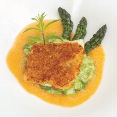 Recette Dos de loup en croute d'amandes, risotto aux asperges et émulsion de tomates de laurent Mouret