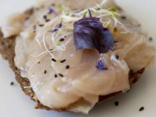 esturgeaon_fume_tartine.jpg