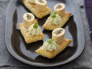 feuilletes_sesame_chantilly_wasabi_aperivrais_saumon.jpg