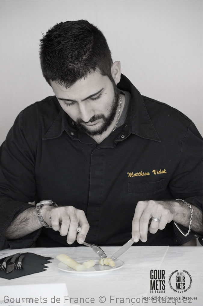 portrait de matthieu vidal en noir et blanc