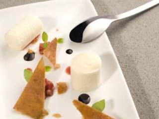 millefeuille_chavignol_fraises_et_basilic_credit-_joseph_gobin_copie.jpg