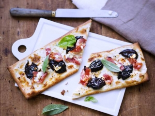 pizza-bacon-pruneaux_herta.jpg