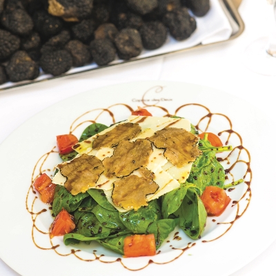Recette de Salade de Pousse d’Épinard au Parmesan et Truffes par Stéphane AVELIN