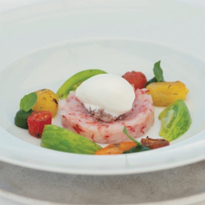 Recette de Déclinaison de Tomates, Tartare di Gambero Rosso di Mazara , glace Burrata par Marco ARDIRI en collaboration avec Pietro VONLONTÉ