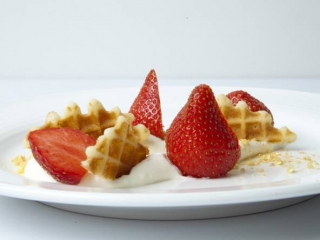 tarte_citron_gaufrettes-au-beurre_julesdestrooper_fruits_rouges.jpg