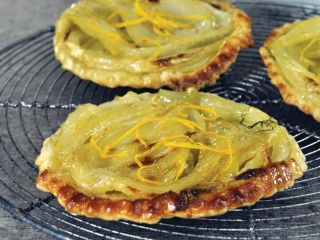 tatin_fenouil_confit_sauce_chocolat_philippedufour-interfel.jpg