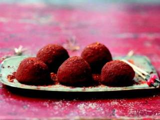 truffes_choco_fraises_piment_espelette_aapra_pl_viel.jpg