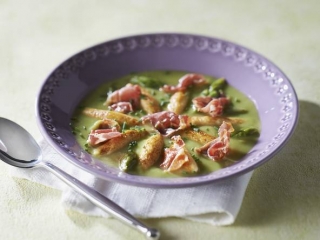 veloute_asperges_mini-quenelles_chips_jambon-crusaintjean.jpg