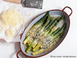 asperges_gratinees_comte_recette_ilona_chovancova_photo_pierre_javelle_hachette_marabout.jpg