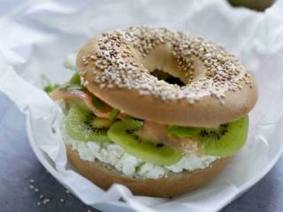 bagel_kiwi_adour_saumon_fume_qualite_landes.jpg