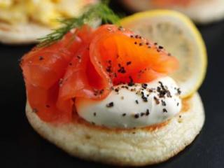 blinis_fromage_frais_saumon_citron.jpg