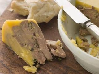 foie_gras_pineau_charentes_oignons.jpg