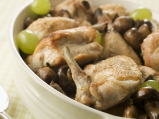 fricassee_de_poulet_aux_champignons_et_raisins.jpg