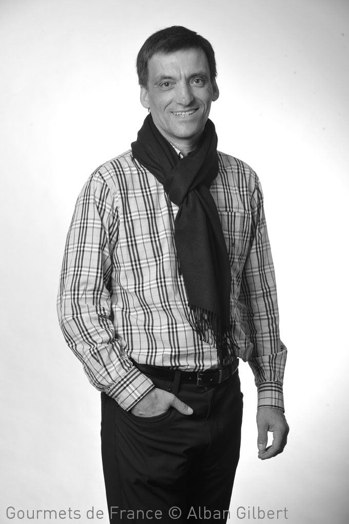 portrait de jean michel peysson en noir et blanc