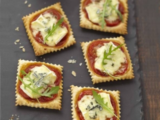 mini_pizzas_apero_bresse_bleu.jpg