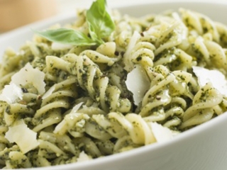 pates_fusilli_vetus_de_pesto_avec_parmesan_rase.jpg