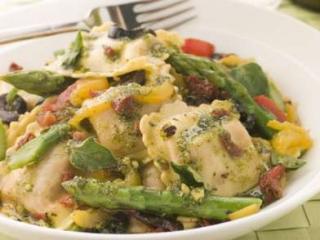 raviolis_legumes_grilles_pesto_tomates_asperges.jpg