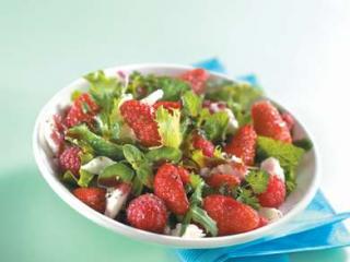 salade_herbes_fraises_moza.jpg