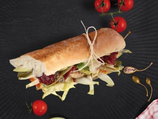 sandwich-dendives-a-lauvergnate-fondnoir.jpg
