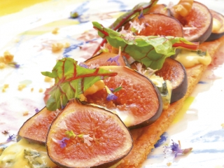 tarte_fine_figue_et_fourme_dambert.jpg