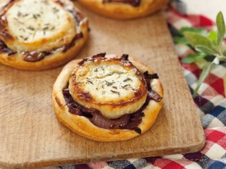 tartelettes_aux_oignons_et_chevre_herta.jpg